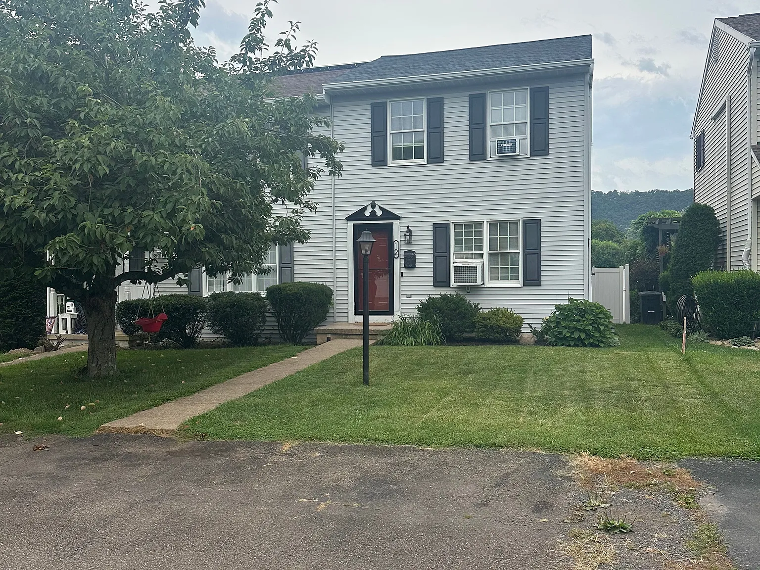 2 bed, 1.0 bath, 1008 sqft, $1,650 — Photo 2