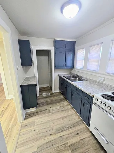 1822 Tecumseh St #1 Photo 1