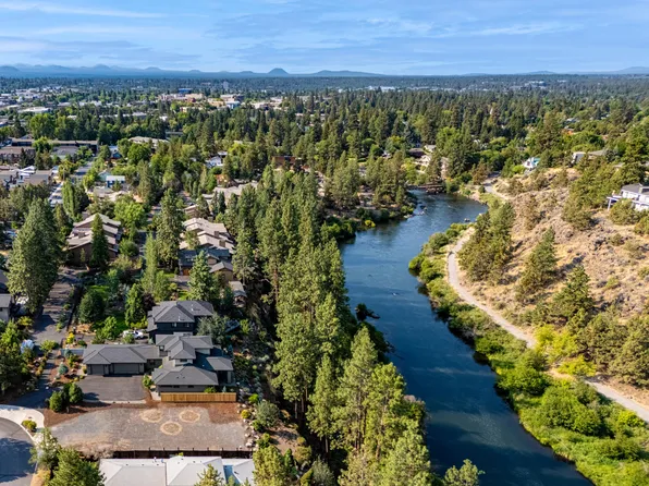 2049 NW Lakeside Pl, Bend, OR 97703