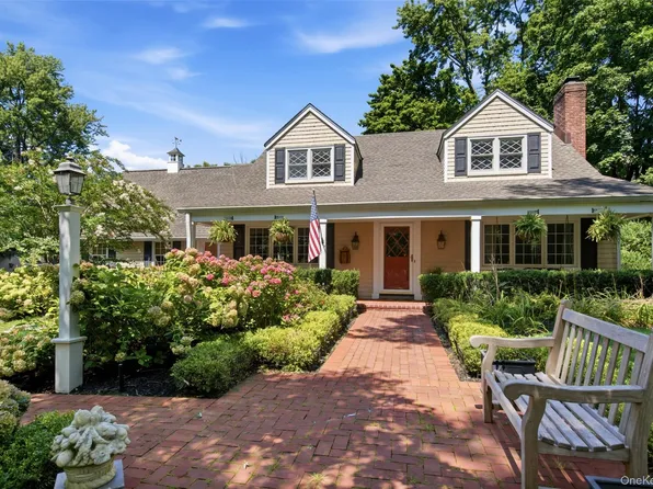 7 Private Road, Huntington, NY 11743