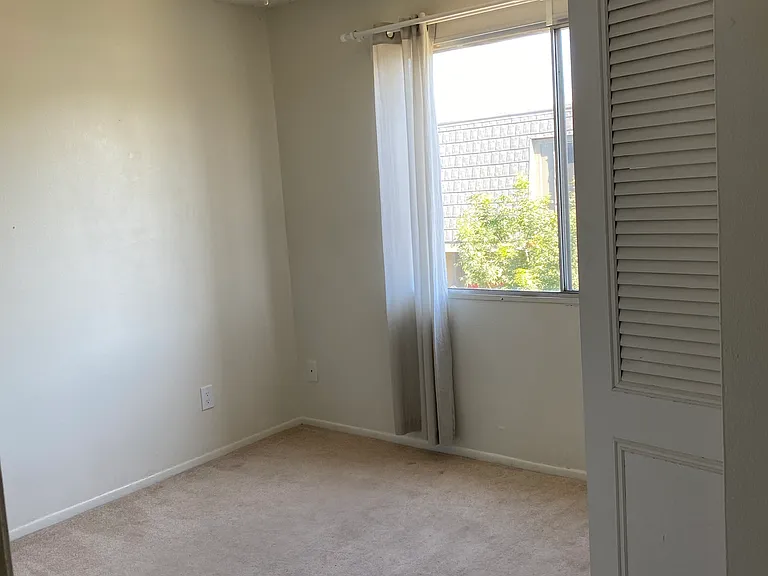 4718 N 20th Ave — Photo 15