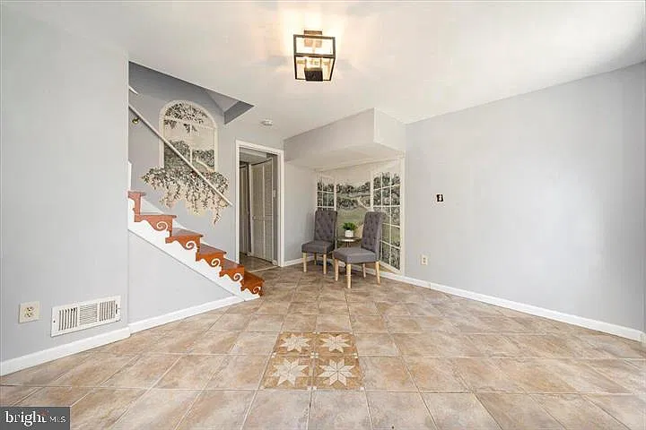 4 bed, 2.5 bath, 2920 sqft, $2,750 — Photo 3