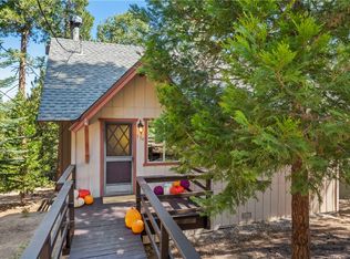 554 Pioneer Rd, Lake Arrowhead, CA 92352