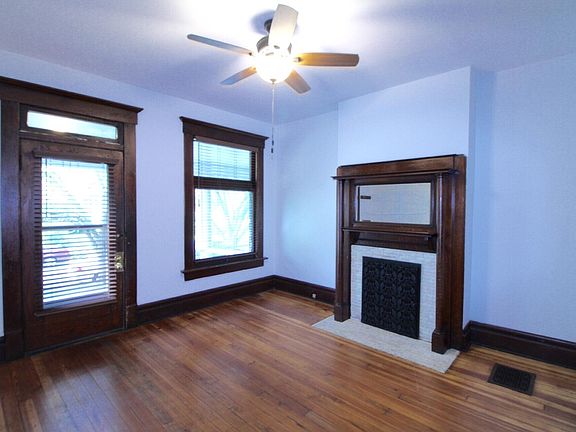 3rd image of 317 W Hubbard Ave