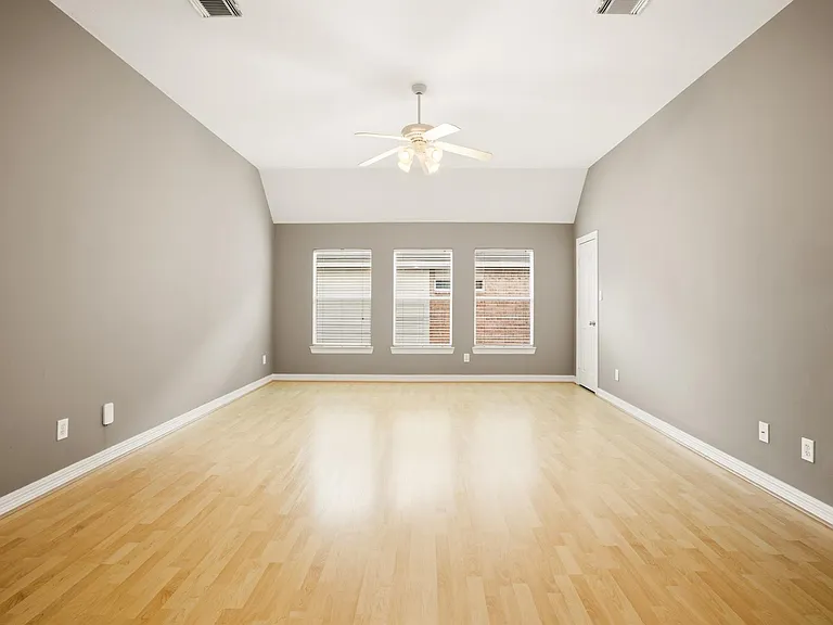 1322 Kirby Lake Ct — Photo 25