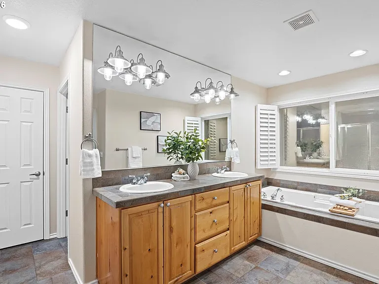 14992 SW Lookout Dr — Photo 30