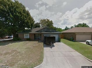 6211 Autumn Springs Ct, Arlington, TX 76001