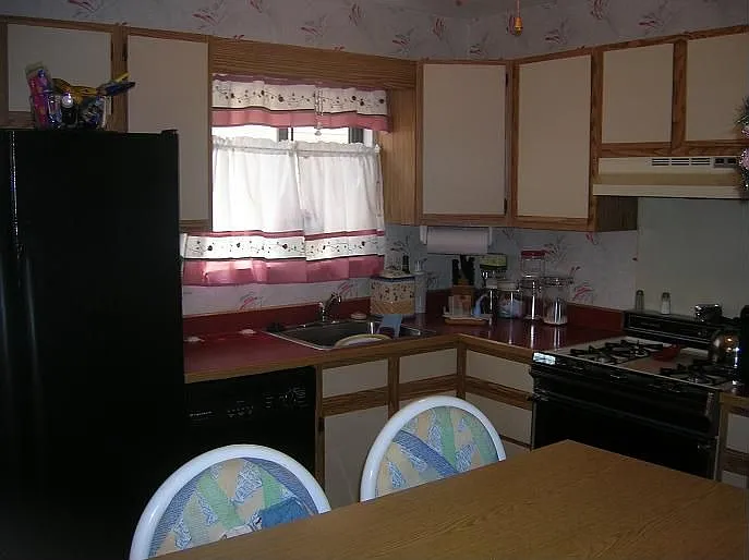Kitchen with nook
