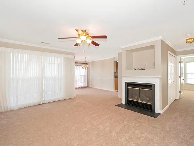 595 Cawley Dr #2C — Photo 10