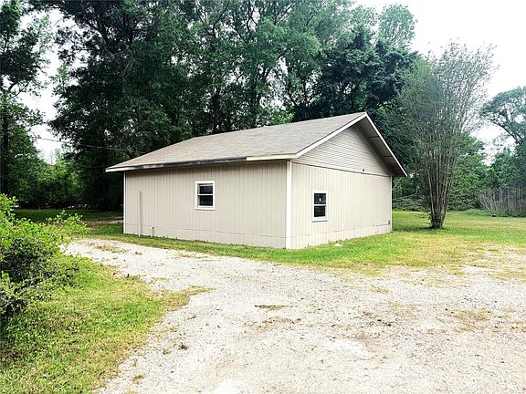 3rd image of 18002 Fm 1485 Rd
