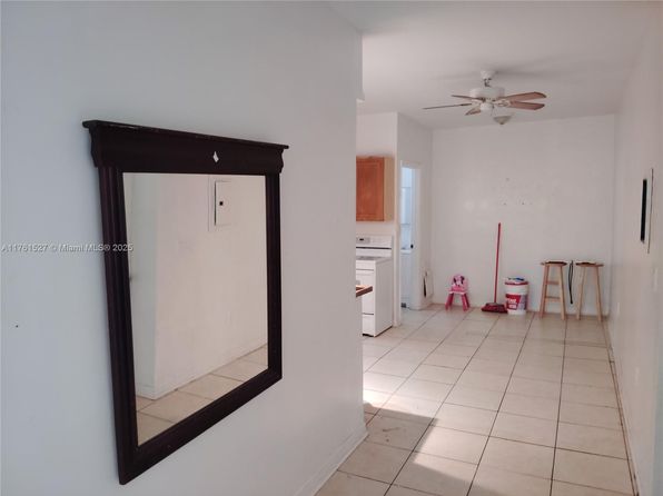 1021 NW 3rd St APT 305, Miami, FL 33128