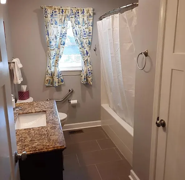 228 Keith Rd — Photo 14