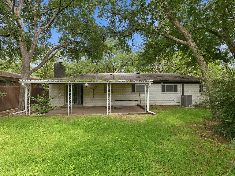 1508 Grantland Cir — Photo 18