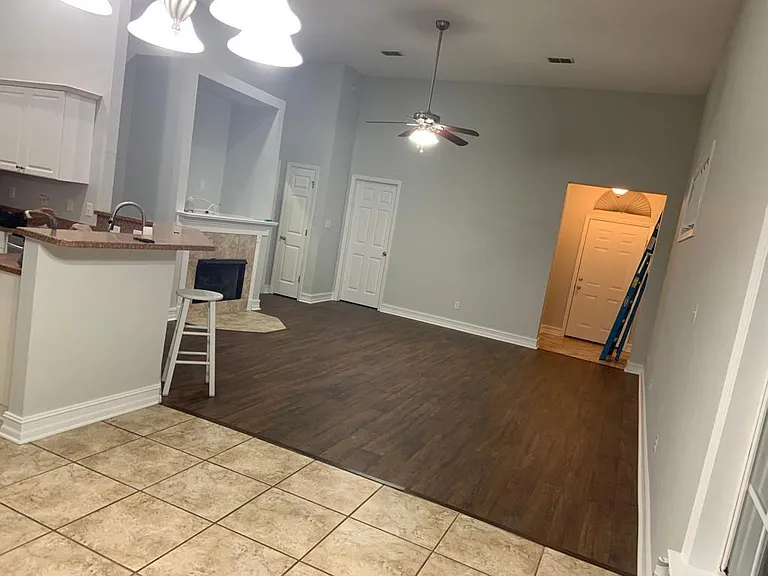 8402 Ivy Mill Way — Photo 6