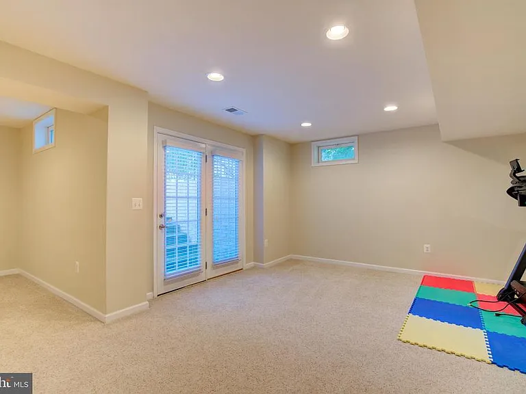 25291 Kilkeen Way — Photo 36