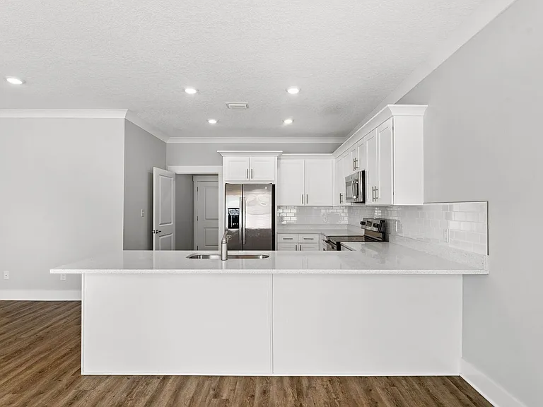 170 Bradford Ct — Photo 12