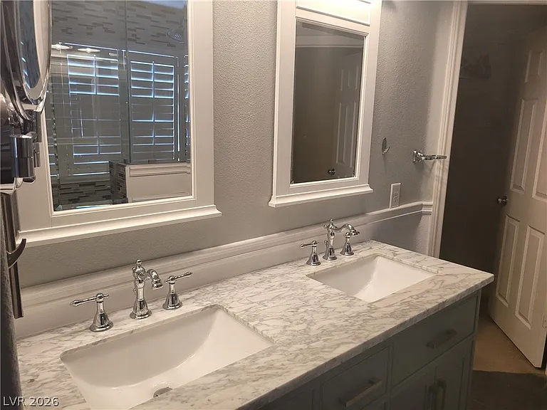 11078 Village Crest Ln — Photo 32