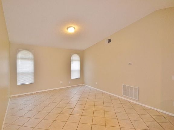 5th image of 2320 Merrimack Dr