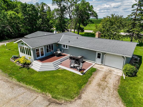 2nd image of 2655 300th St