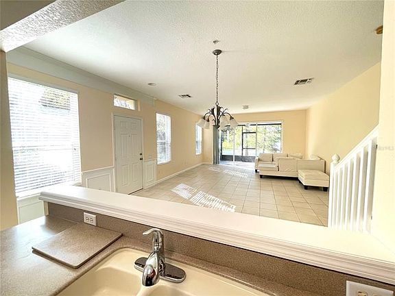 5th image of 6336 Castelven Dr Unit 101