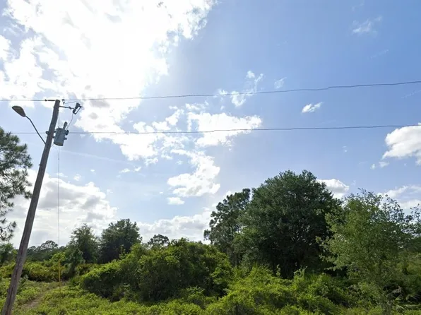 528 Parker Ave S, Lehigh Acres, FL 33974