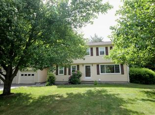 5 Picadilly Cir, Londonderry, NH 03053