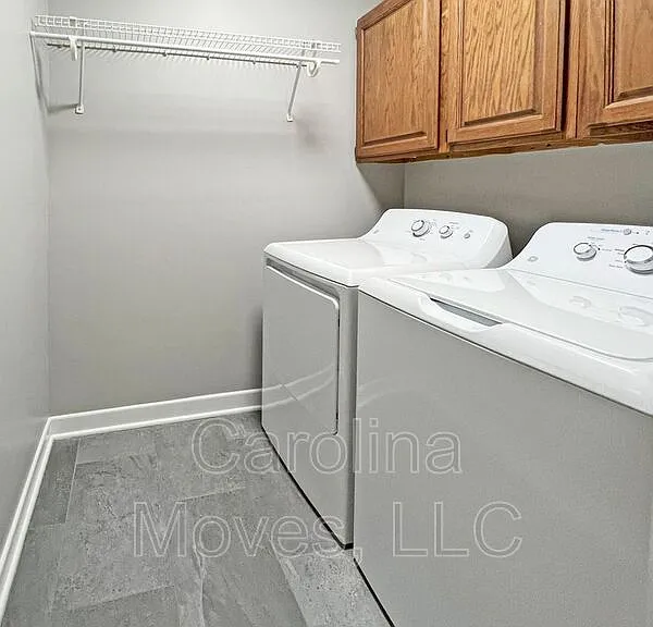 419 Sparrow Hawk Ct — Photo 16