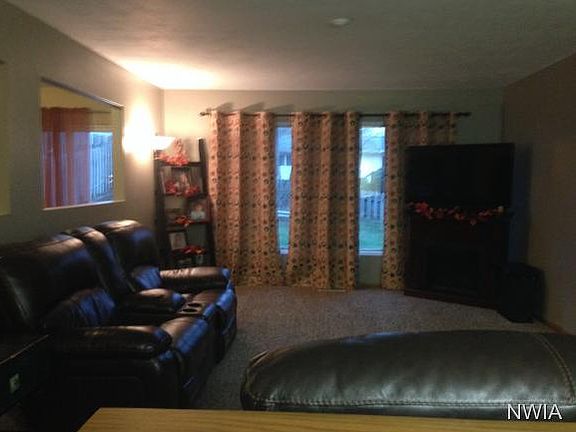 3rd image of 3004 Norman Dr