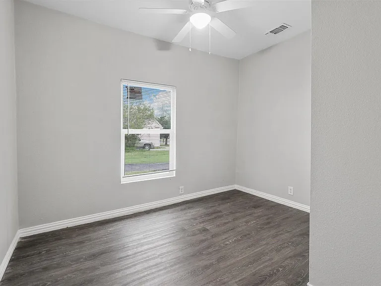 814 N Walnut St — Photo 9