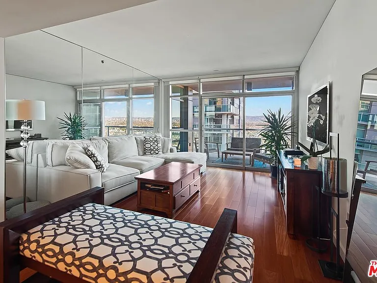 13650 Marina Pointe Dr #1706 — Photo 8