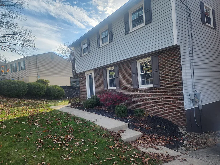 1446 Balsam Dr — Photo 57