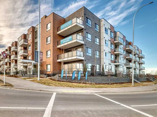 245 S Edith Pl NW #212, Calgary, AB T3R 2E1