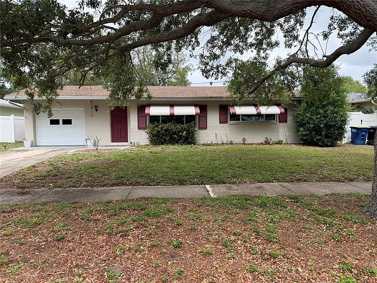 2236 Morningside Dr — Photo 1