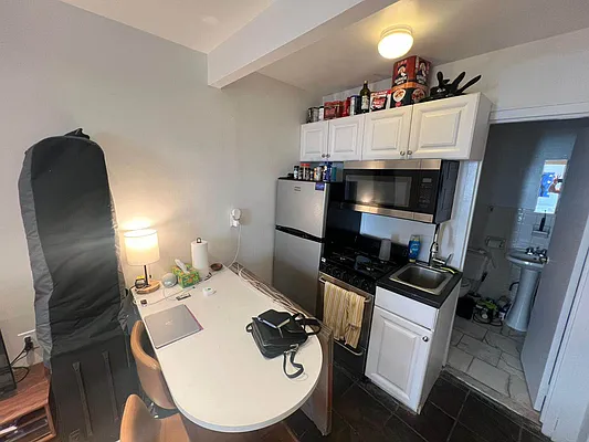 Rented by KNOCKKNOCK LLC | media 3