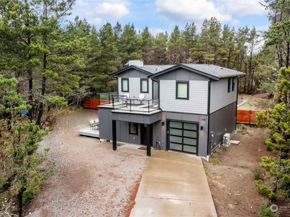 1218 Pebble Beach Court, Westport, WA 98595