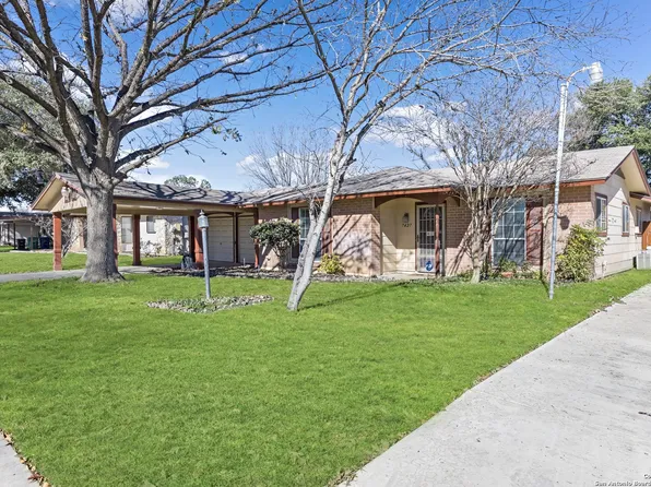 7427 FIELDGATE DR, San Antonio, TX 78227