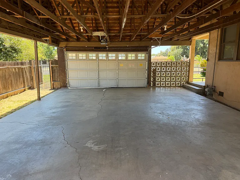 400 E Grangeville Blvd — Photo 33