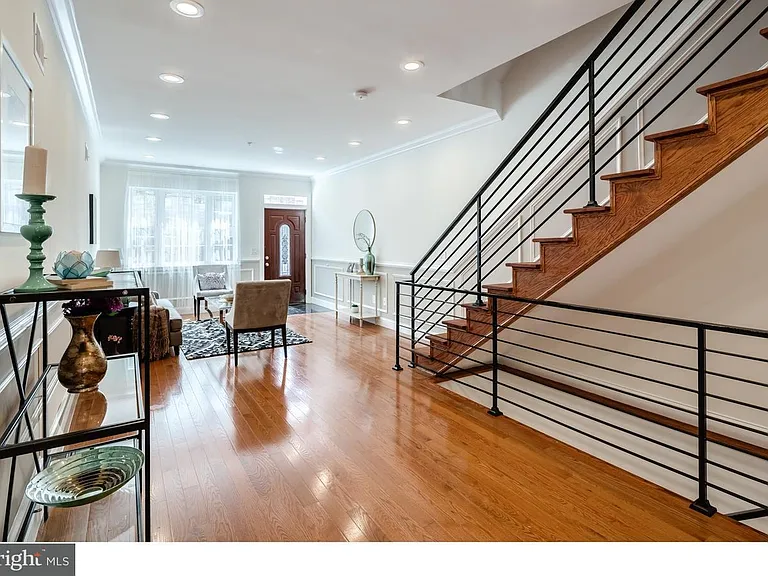 1537 Dickinson St — Photo 19