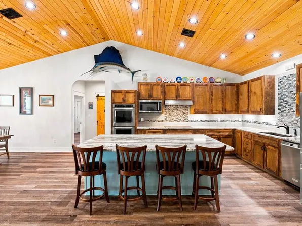 941 Weeping Willow, Rockport, TX 78382