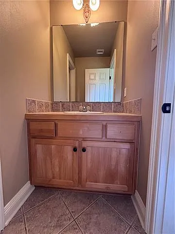 421 Greenfield Dr — Photo 16