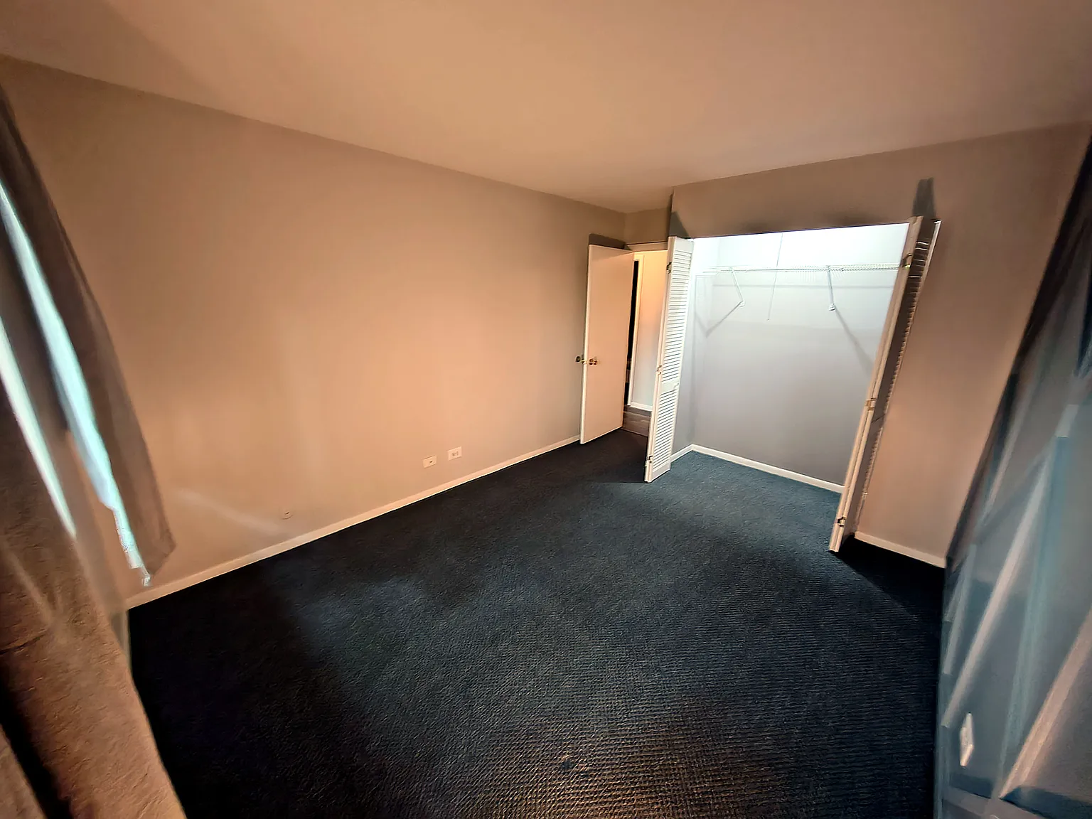 2 bed, 1015 sqft, $1,925 — Photo 3