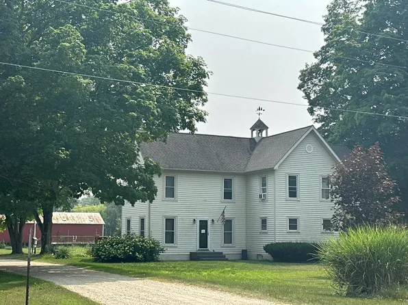 41019 Baseline Rd, Bloomingdale, MI 49026