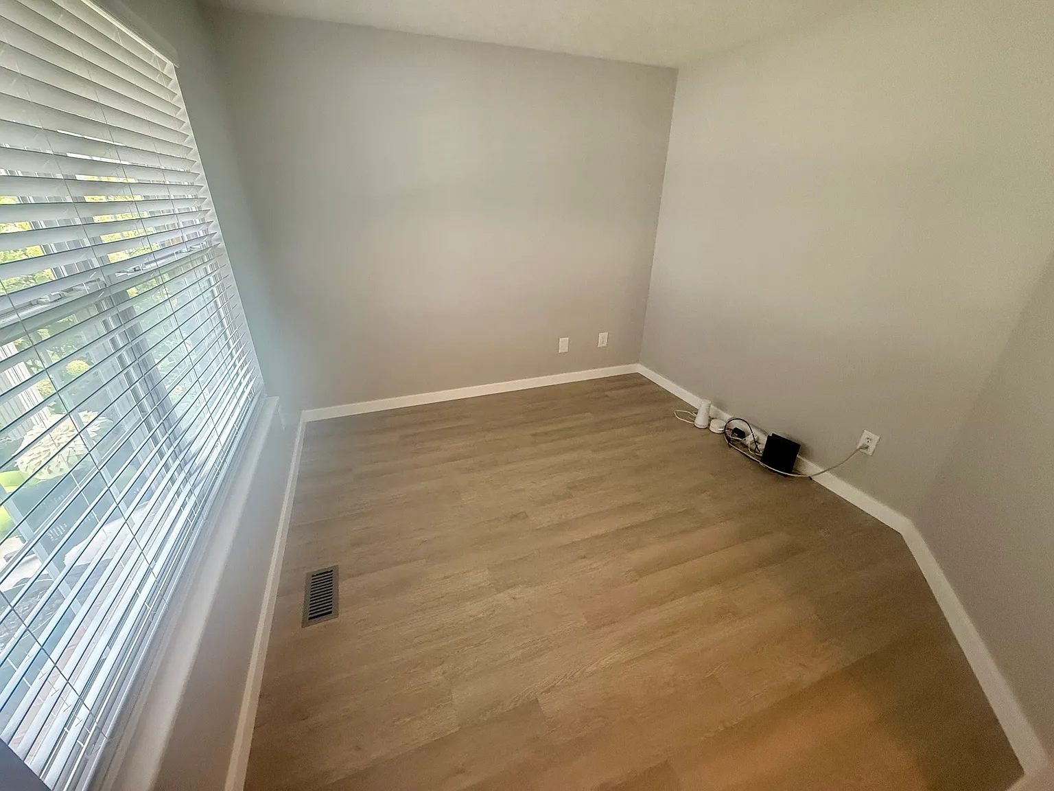 3 bed, 2.5 bath, 1567 sqft, $2,400 — Photo 3