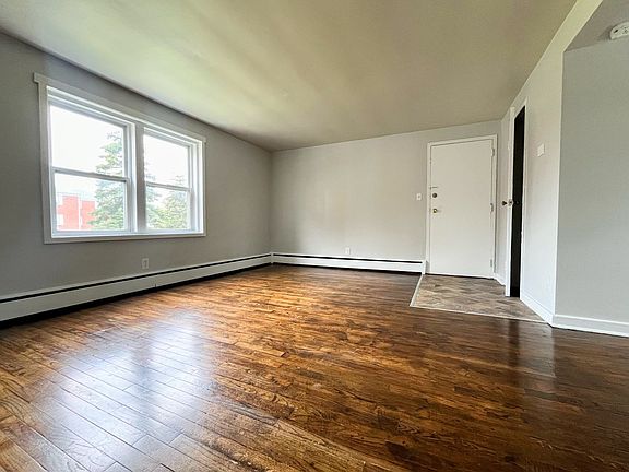 3rd image of 52 Linda Dr APT 4