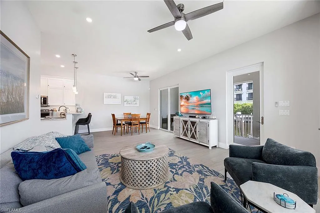 2 bed, 2.0 bath, 975 sqft, $7,000 — Photo 4