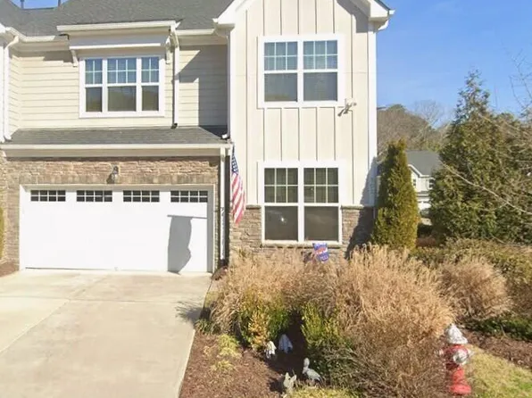 902 Green Ash Ln, Cary, NC 27513