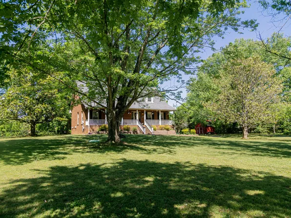 146 Volunteer Rd, Murfreesboro, TN 37128