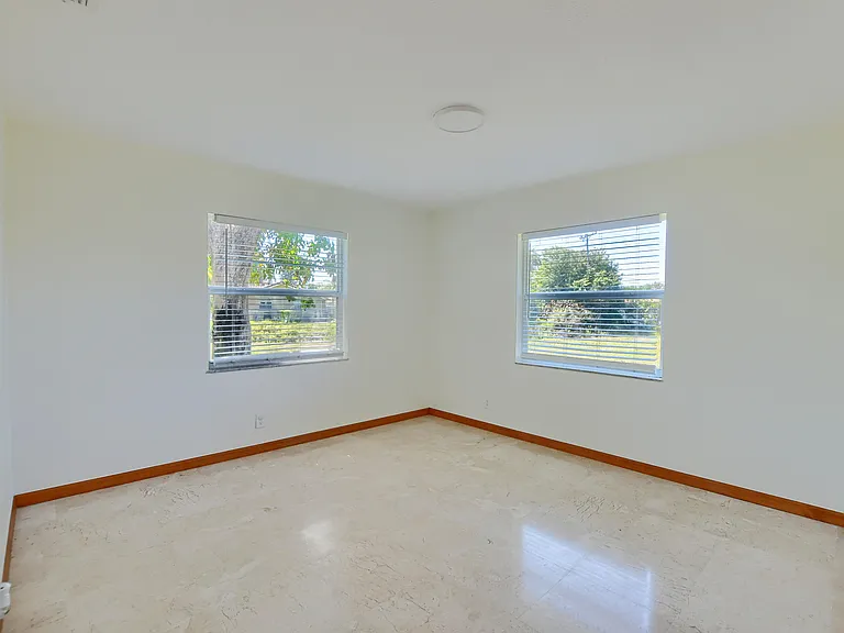 2334 NW Timbercreek Cir — Photo 38