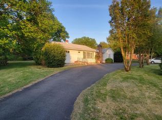 13713 Happy Hill Rd, Chester, VA 23831