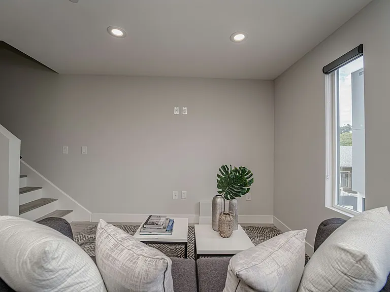 1321 Bates Ave #1323 — Photo 35